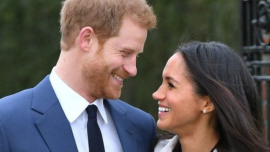 ARCHIV - 27.11.2017, Großbritannien, London: Der britische Prinz Harry und die US-amerikanische Schauspielerin Meghan Markle.(zu dpa 