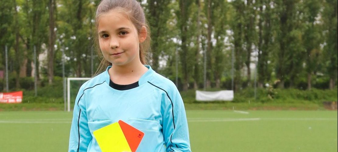 Lenja ist Schiedsrichterin. (Foto: Jennifer Wagner)