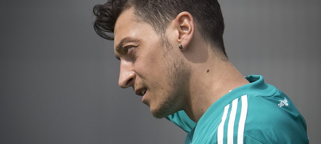 Bei der WM in Russland war Mesut Özil noch dabei, jetzt will er nicht mehr im Nationalteam mitspielen. Foto: Michael Probst/AP/dpa
