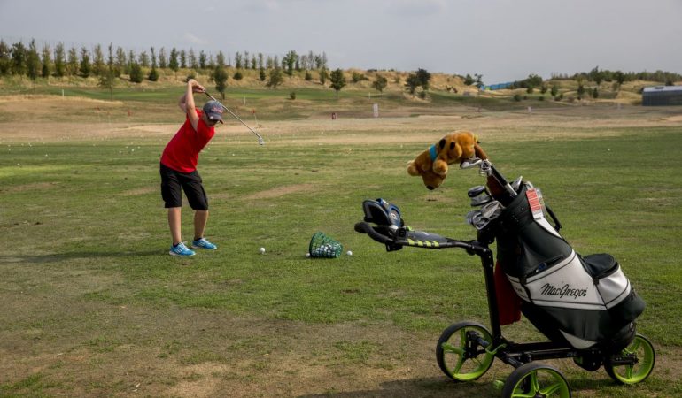 Für Golf braucht man Ruhe und Disziplin - zwei Eigenschaften, die einem auch in anderen Lebenssituationen sehr hilfreich sein können. (Foto: Jenny Wagner)
