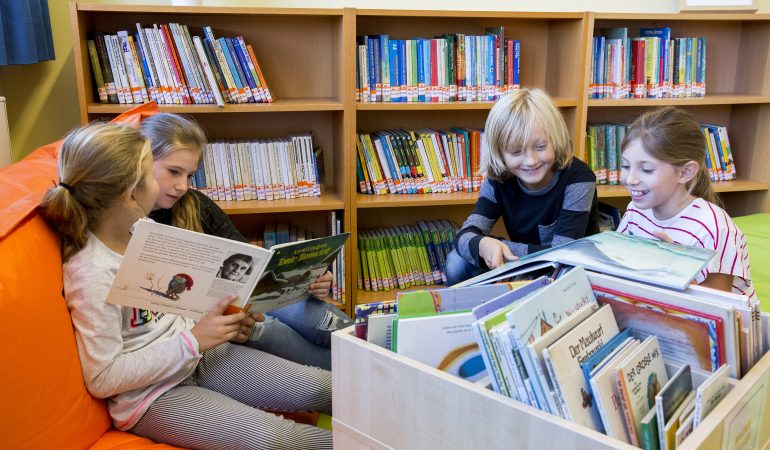 Bunte Sitzsäcke und viele Geschichten – der Duda-Leseclub