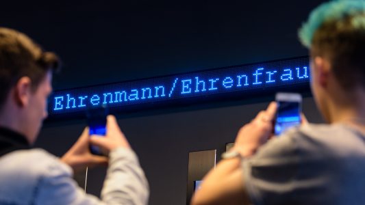 Ehrenfrau und Ehrenmann – das Jugendwort des Jahres