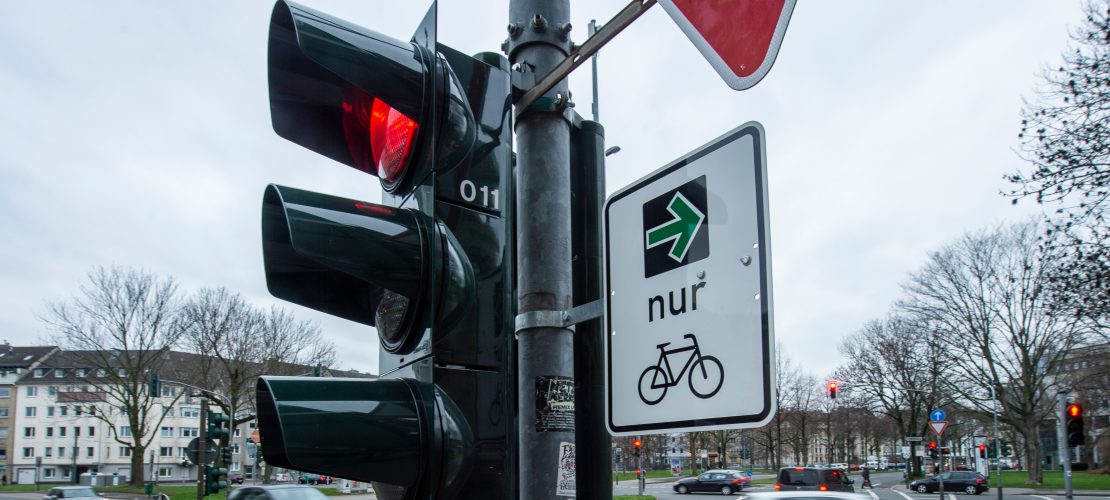 Ein grüner Pfeil für Radfahrer