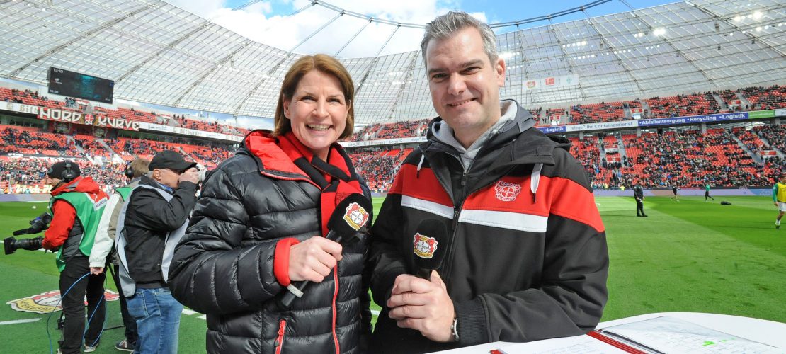 Liebe Fußballfreunde, wir bitten um Ihre Aufmerksamkeit
