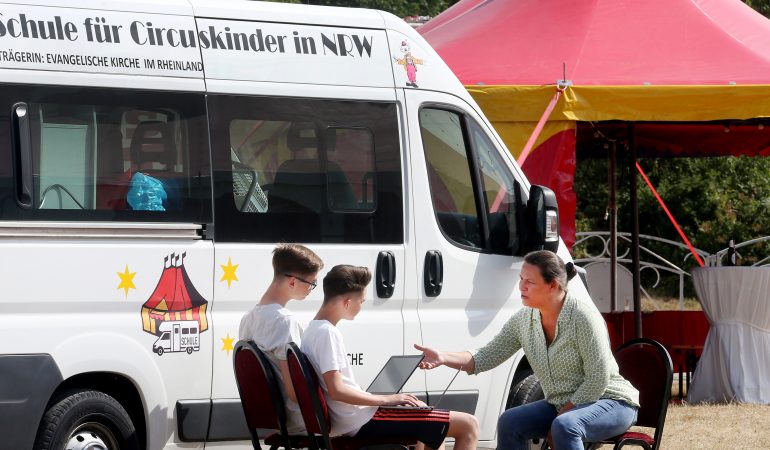 Unterricht im Wohnwagen