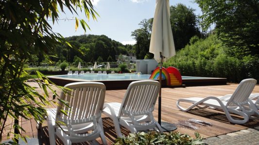 Cooler Unterwasser-Geysir im Freibad Hoffnungsthal