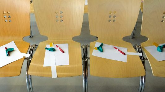 Glühwürmchen in der Stadtbücherei – das MINT-Festival