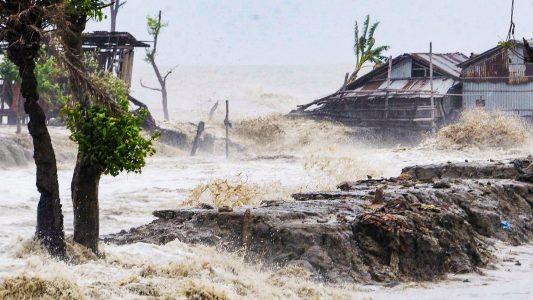 Dunkle Wolken über Asien