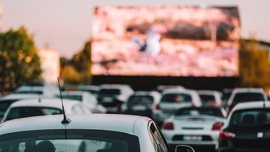 Ein Film durch die Windschutzscheibe