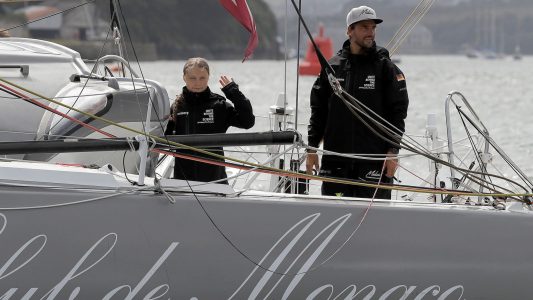 Durch Stürme und riesige Wellen 