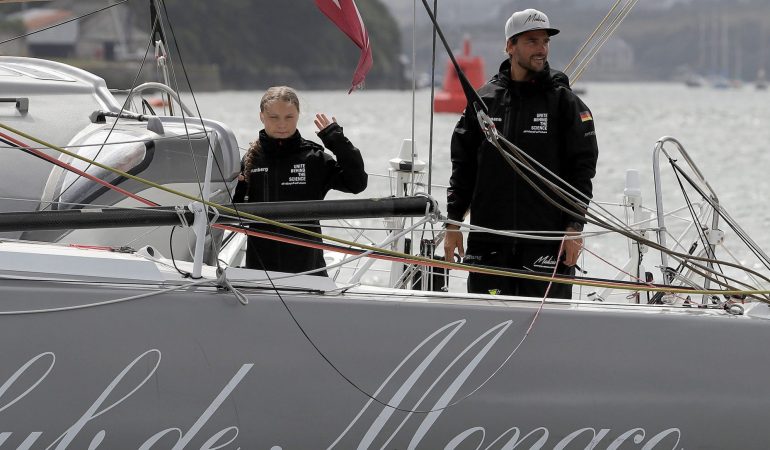 Durch Stürme und riesige Wellen 