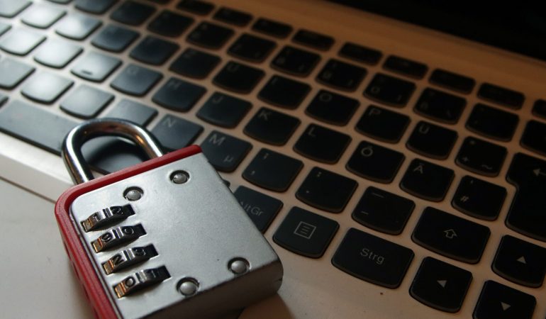 Ein Schloss fürs Internet