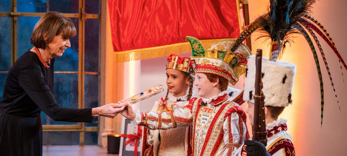 „Karneval bringt Farbe nach Köln“