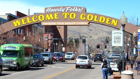 Mit Lasso und Revolver