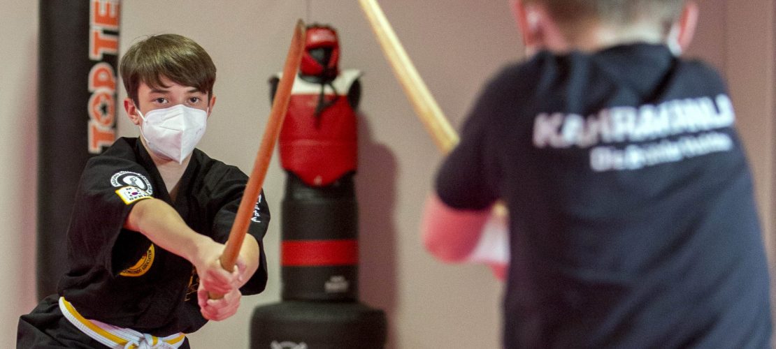 Mit dem Schwert Körper und Geist trainieren