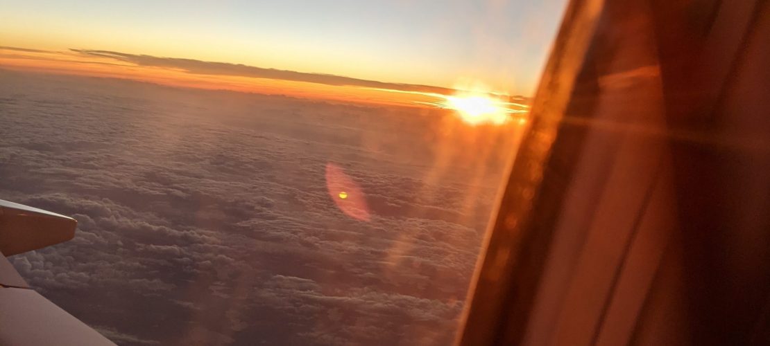 Mit dem Flugzeug zu den Gastgroßeltern