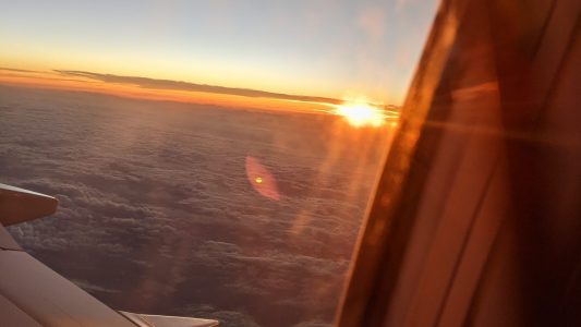 Mit dem Flugzeug zu den Gastgroßeltern