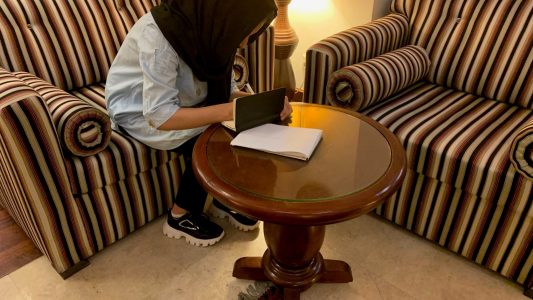 Mariam träumt davon, später auf eine Universität zu gehen. Bild: dpa