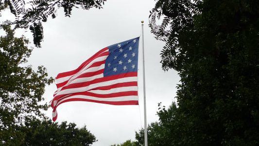 Morgens ein Eid auf die Fahne