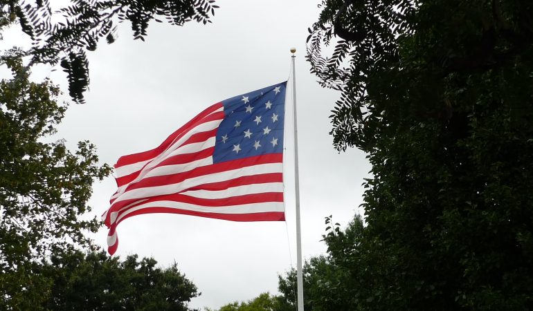 Morgens ein Eid auf die Fahne