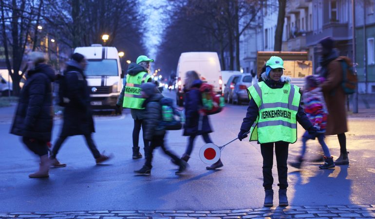 Freiwillig den Schulweg sichern