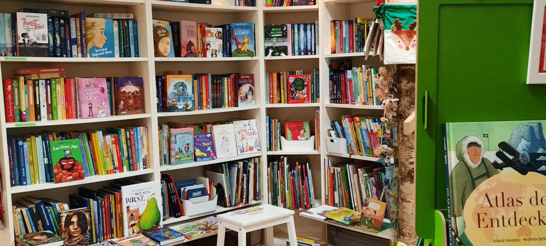 Karneval und Hunde fürs Schaufenster