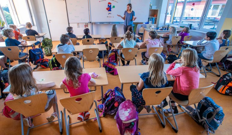Verzweifelt gesucht: Lehrerinnen und Lehrer