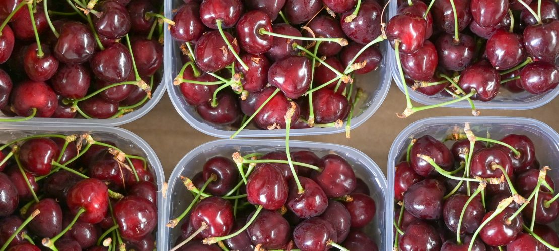 Bekommt man von Kirschen und Wasser zusammen wirklich Bauchweh?