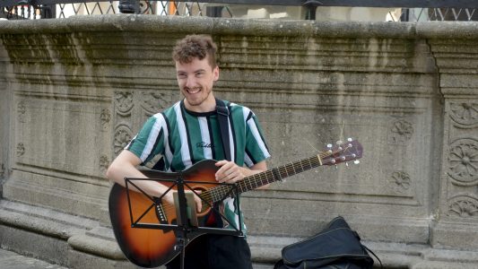 Johannes Glas bringt gute Laune in die Stadt
