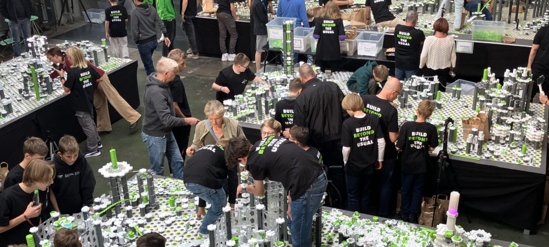 Super-Fans an der Murmelbahn