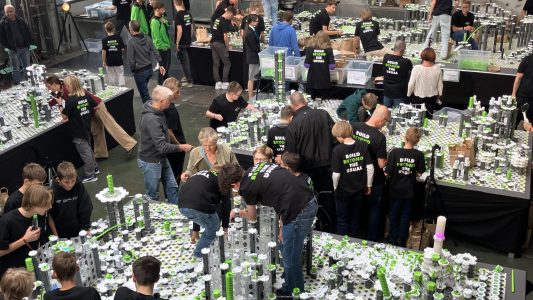 Super-Fans an der Murmelbahn